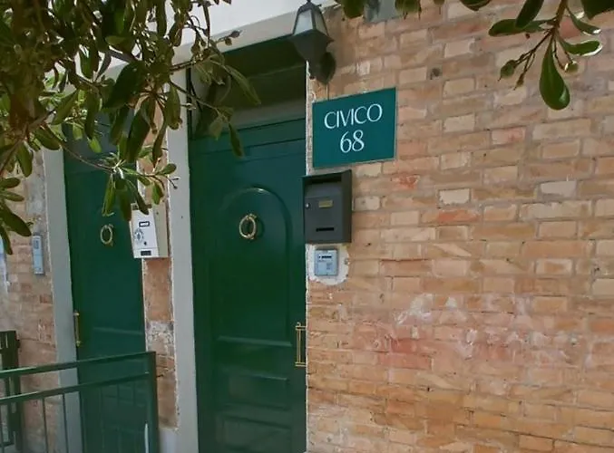 Civico 68 *