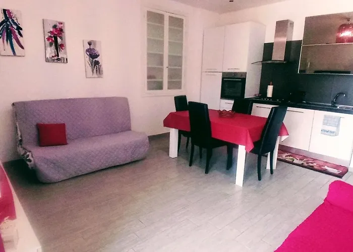 Civico 68 דירה *