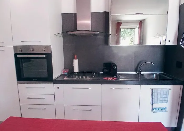 Civico 68 ואסטו